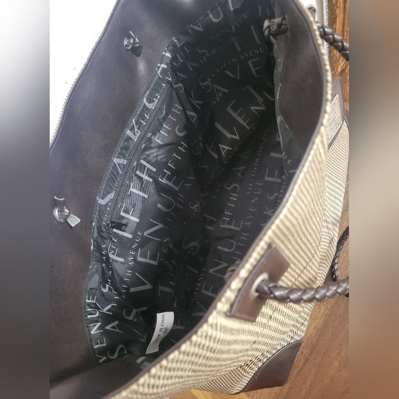 GUC- Saks Fifth Avenue bag - Picture 4 of 6